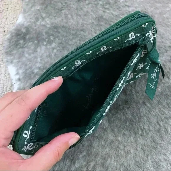 Vera Bradley Oregon Ducks Wristlet - Picture 11 of 13